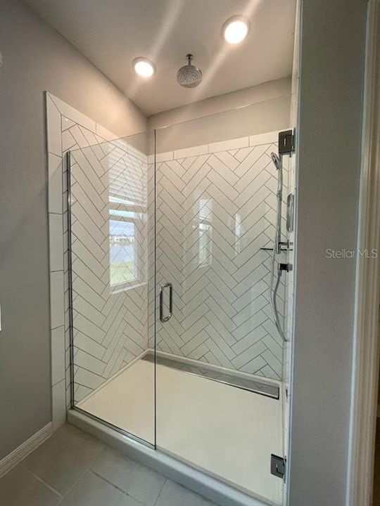 For Rent: $2,400 (4 beds, 3 baths, 2126 Square Feet)