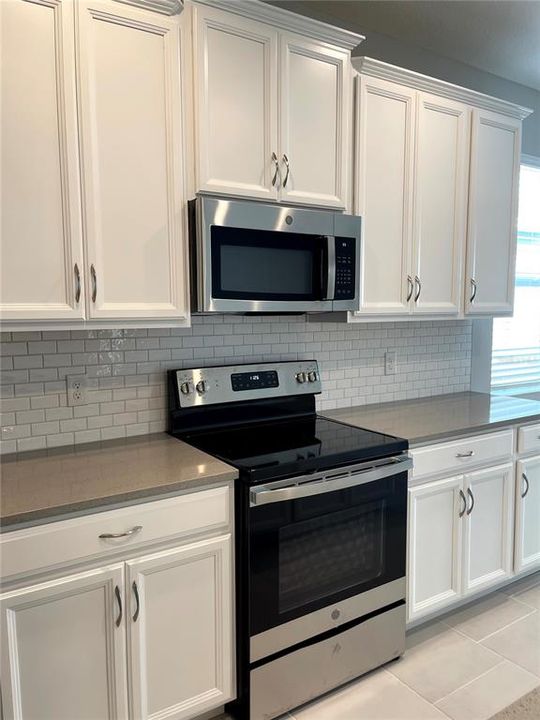 For Rent: $2,400 (4 beds, 3 baths, 2126 Square Feet)