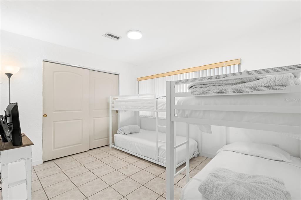 En Venta: $320,000 (3 camas, 2 baños, 1512 Pies cuadrados)