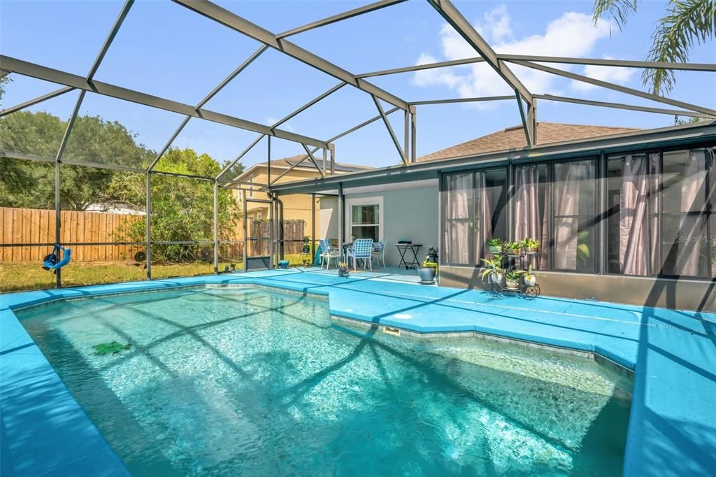 En Venta: $381,900 (4 camas, 2 baños, 2010 Pies cuadrados)