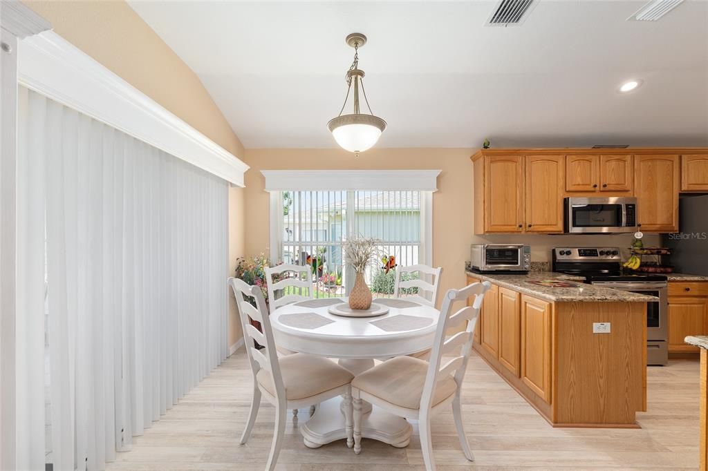 En Venta: $339,900 (2 camas, 2 baños, 1698 Pies cuadrados)