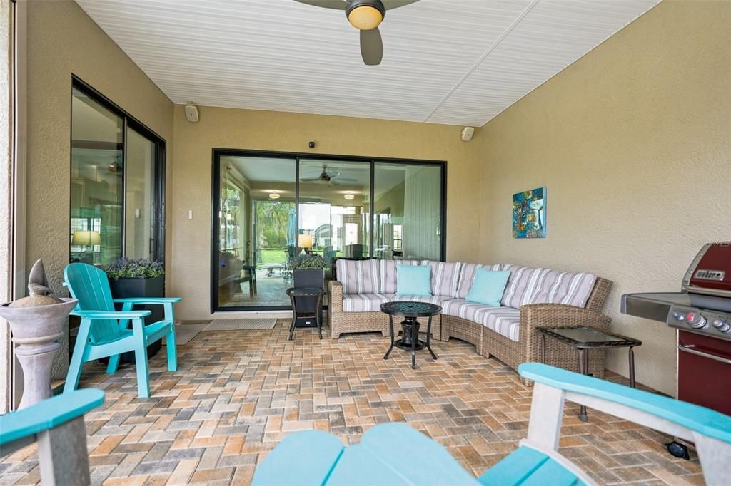 En Venta: $460,000 (3 camas, 2 baños, 1968 Pies cuadrados)