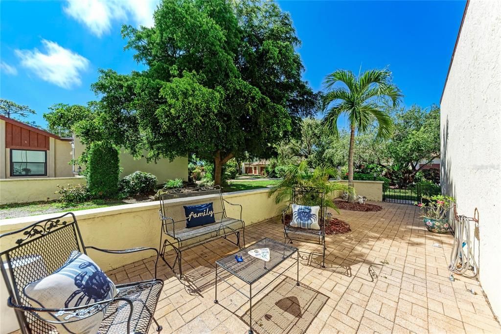 For Sale: $335,000 (3 beds, 3 baths, 2177 Square Feet)