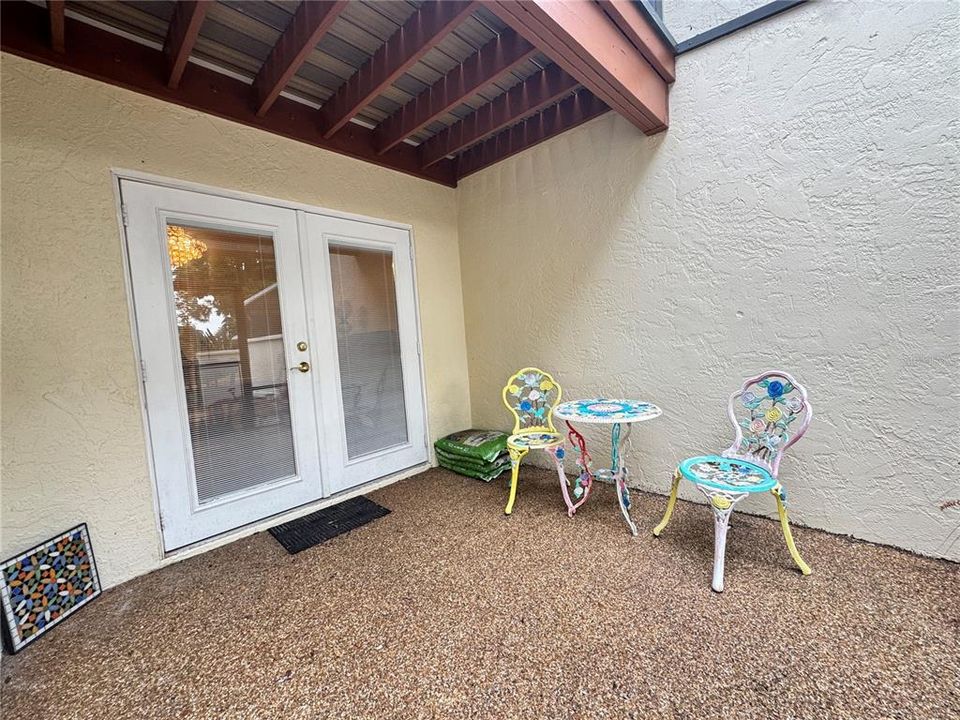 For Sale: $335,000 (3 beds, 3 baths, 2177 Square Feet)