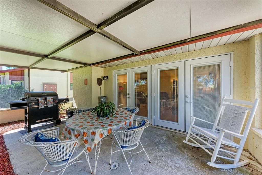 For Sale: $335,000 (3 beds, 3 baths, 2177 Square Feet)