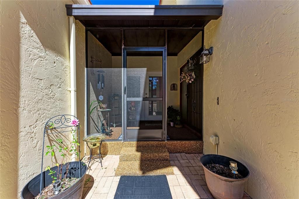For Sale: $335,000 (3 beds, 3 baths, 2177 Square Feet)