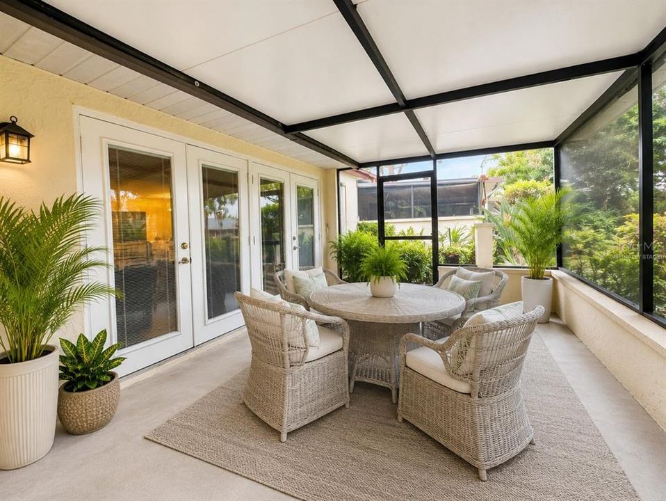 For Sale: $335,000 (3 beds, 3 baths, 2177 Square Feet)