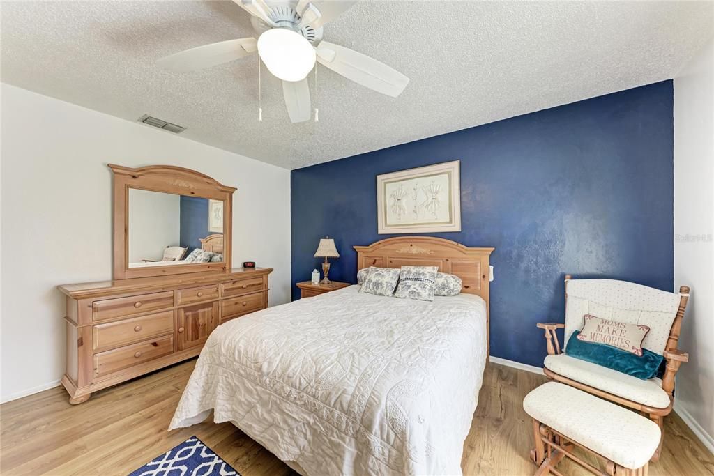 For Sale: $335,000 (3 beds, 3 baths, 2177 Square Feet)