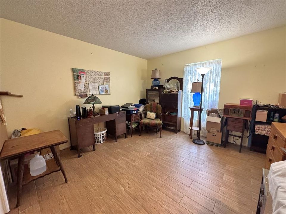 For Sale: $335,000 (3 beds, 3 baths, 2177 Square Feet)