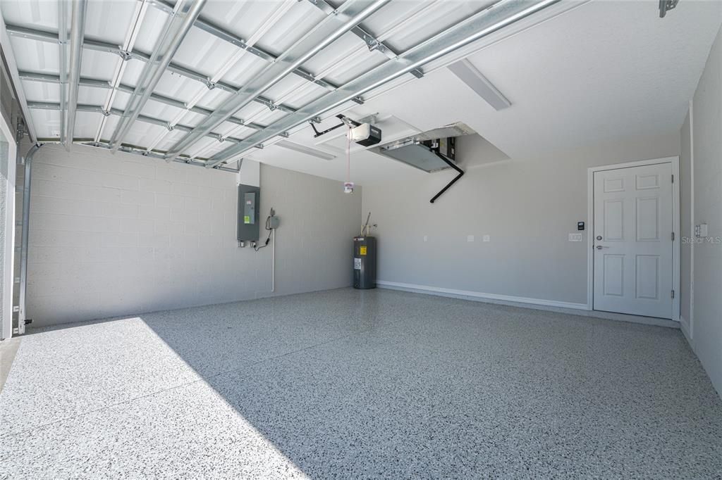 Activo con contrato: $335,000 (3 camas, 2 baños, 1437 Pies cuadrados)