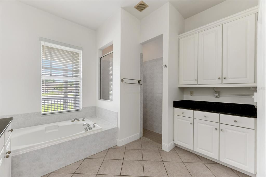 For Rent: $5,000 (5 beds, 4 baths, 3285 Square Feet)