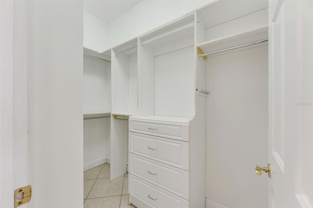 For Rent: $5,000 (5 beds, 4 baths, 3285 Square Feet)