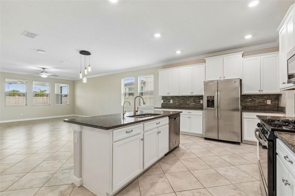 For Rent: $3,490 (5 beds, 3 baths, 3777 Square Feet)