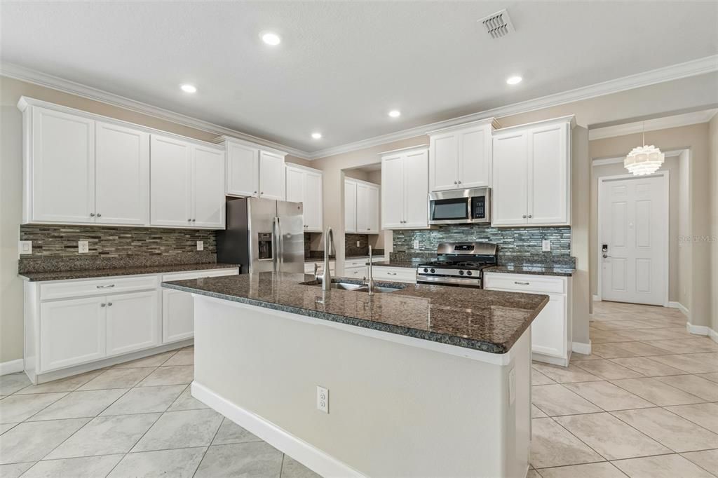 For Rent: $3,490 (5 beds, 3 baths, 3777 Square Feet)