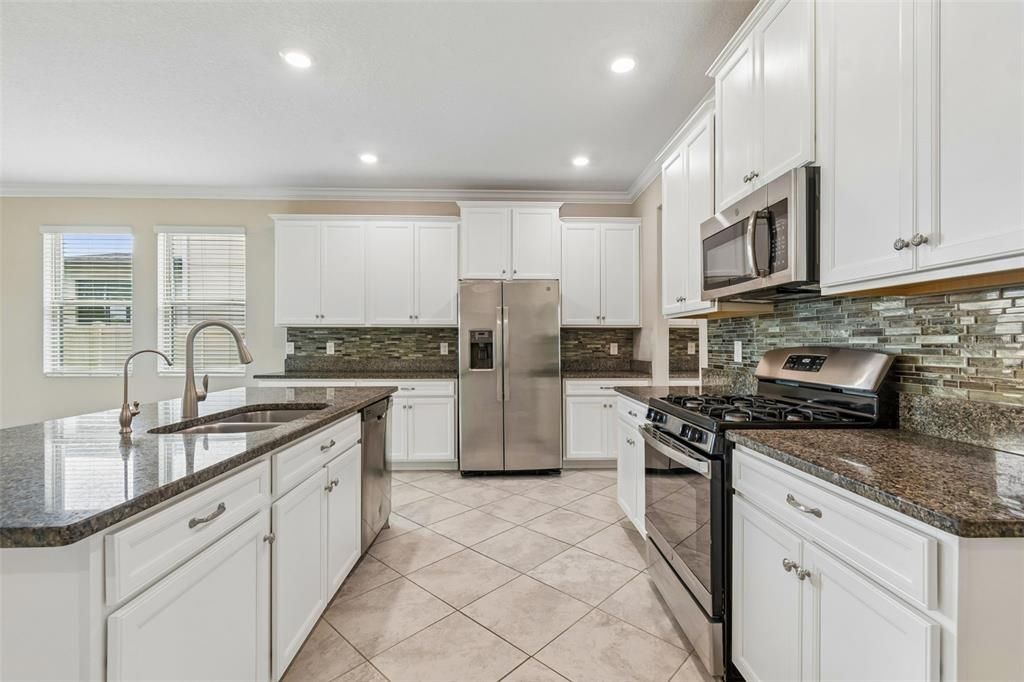 For Rent: $3,490 (5 beds, 3 baths, 3777 Square Feet)
