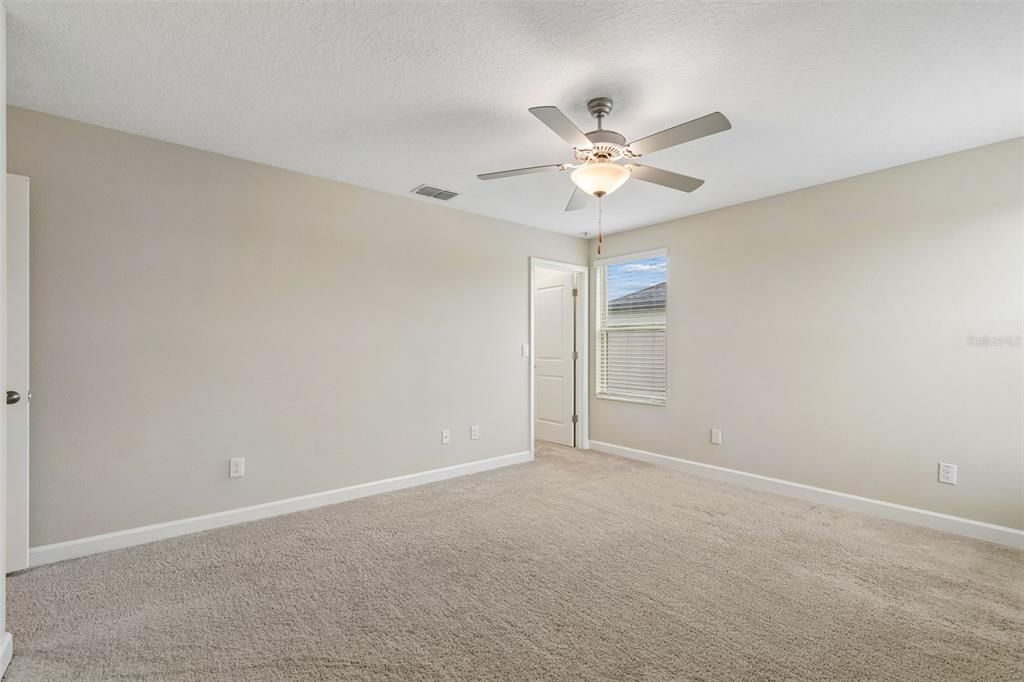 For Rent: $3,490 (5 beds, 3 baths, 3777 Square Feet)