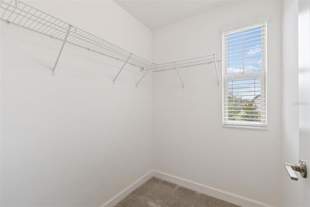 For Rent: $3,490 (5 beds, 3 baths, 3777 Square Feet)