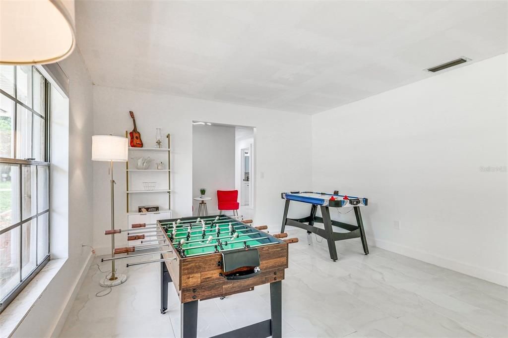 For Rent: $3,400 (3 beds, 2 baths, 1640 Square Feet)