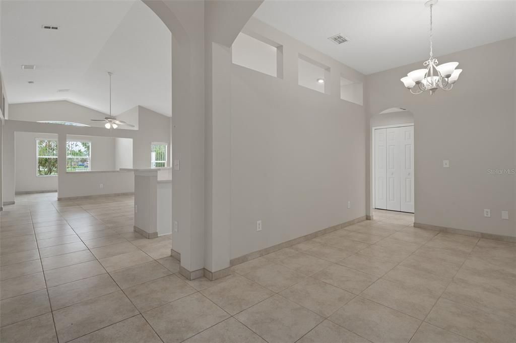 For Sale: $375,000 (3 beds, 2 baths, 1758 Square Feet)