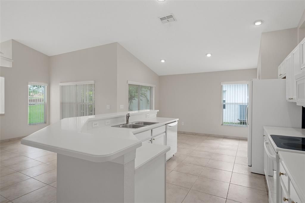 For Sale: $375,000 (3 beds, 2 baths, 1758 Square Feet)