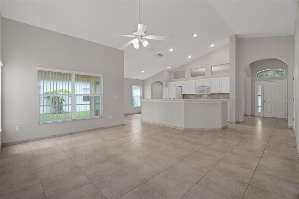 For Sale: $375,000 (3 beds, 2 baths, 1758 Square Feet)