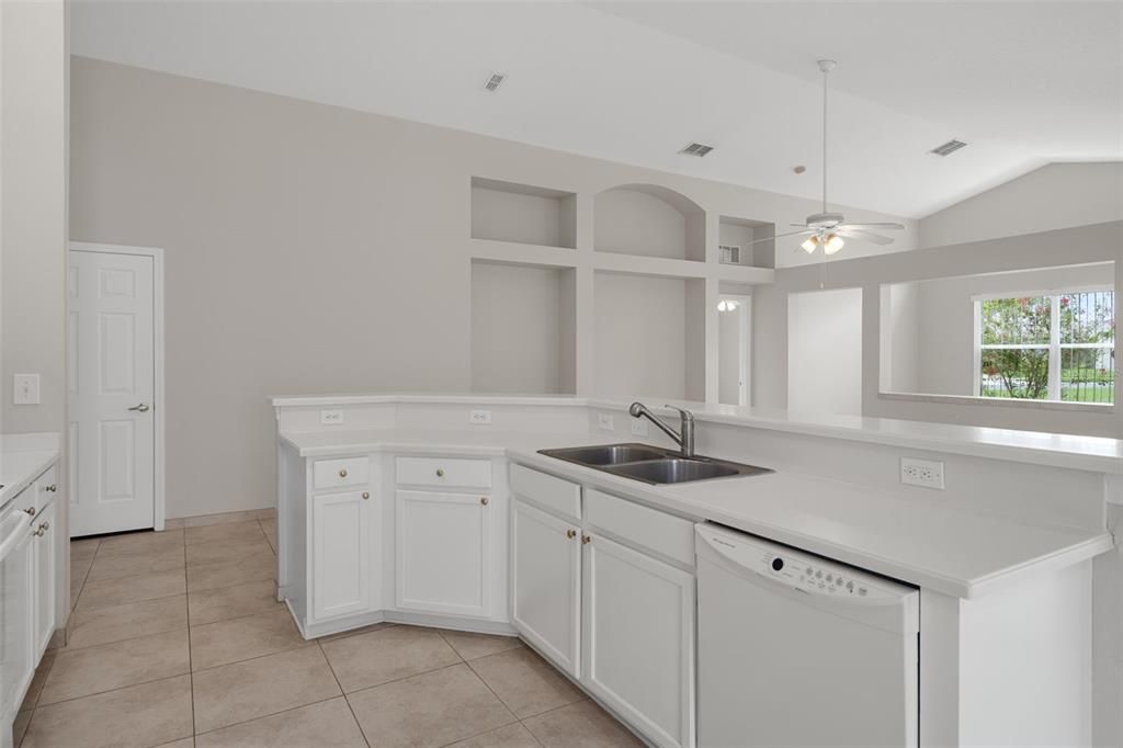 For Sale: $375,000 (3 beds, 2 baths, 1758 Square Feet)