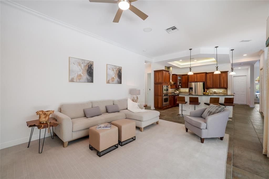 En Venta: $1,075,000 (4 camas, 4 baños, 4176 Pies cuadrados)