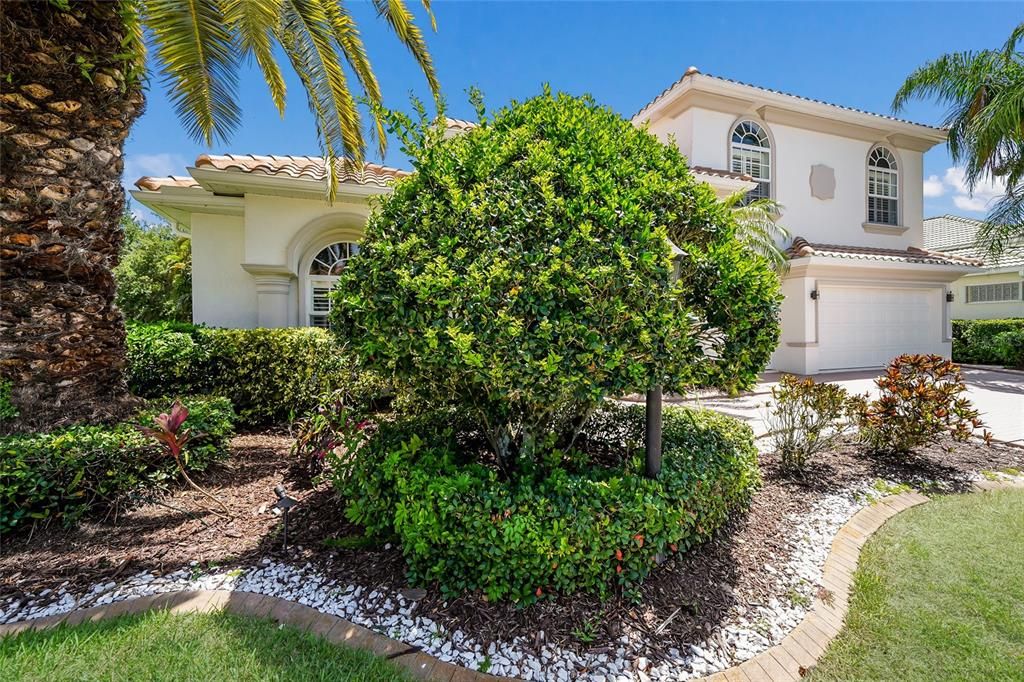 En Venta: $1,075,000 (4 camas, 4 baños, 4176 Pies cuadrados)