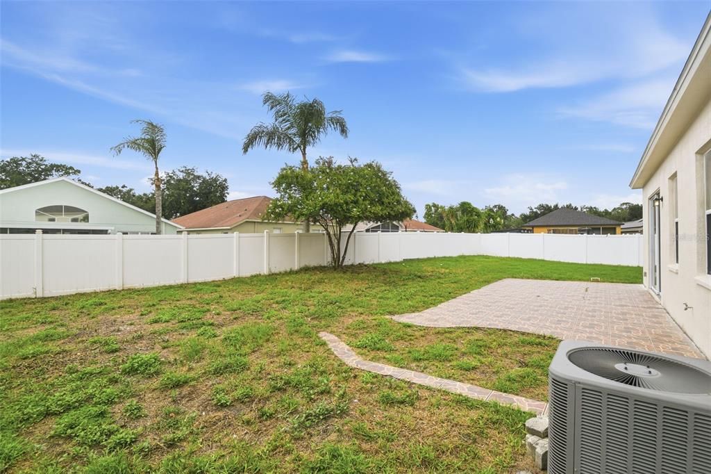 En Venta: $309,900 (4 camas, 2 baños, 2089 Pies cuadrados)