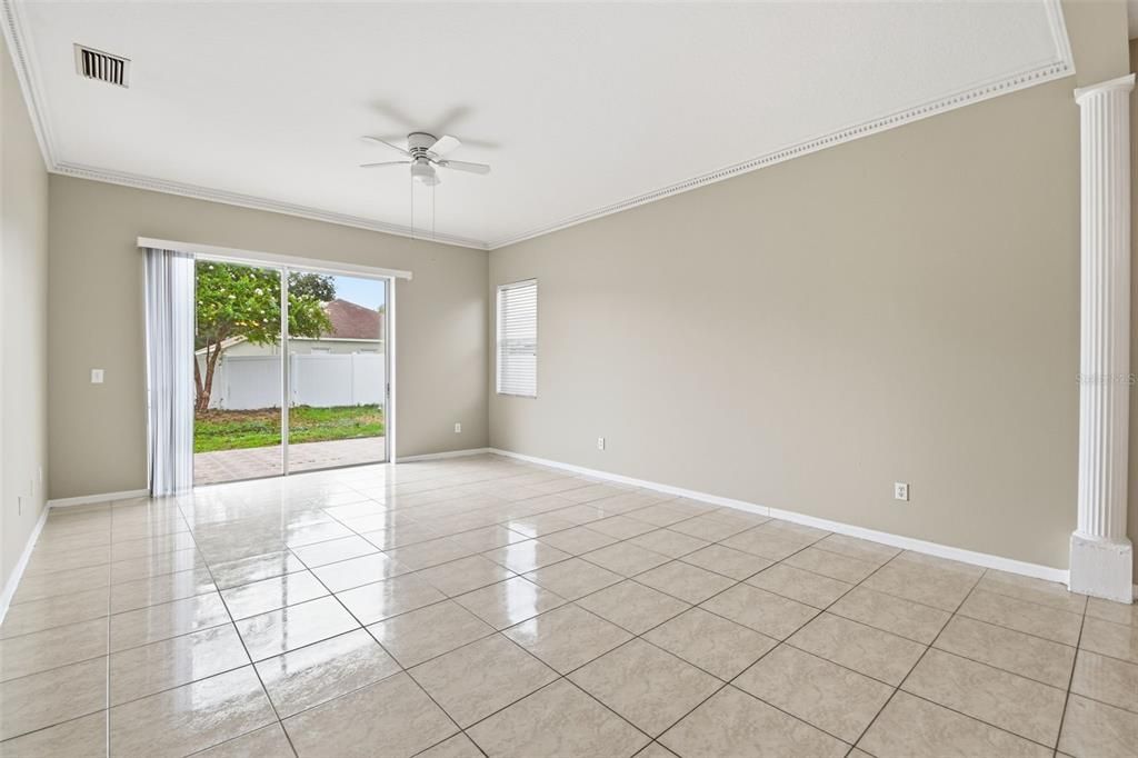 En Venta: $309,900 (4 camas, 2 baños, 2089 Pies cuadrados)