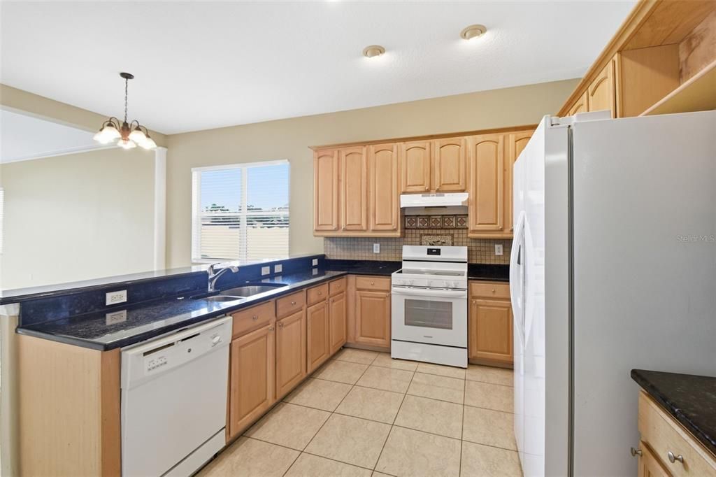 En Venta: $309,900 (4 camas, 2 baños, 2089 Pies cuadrados)