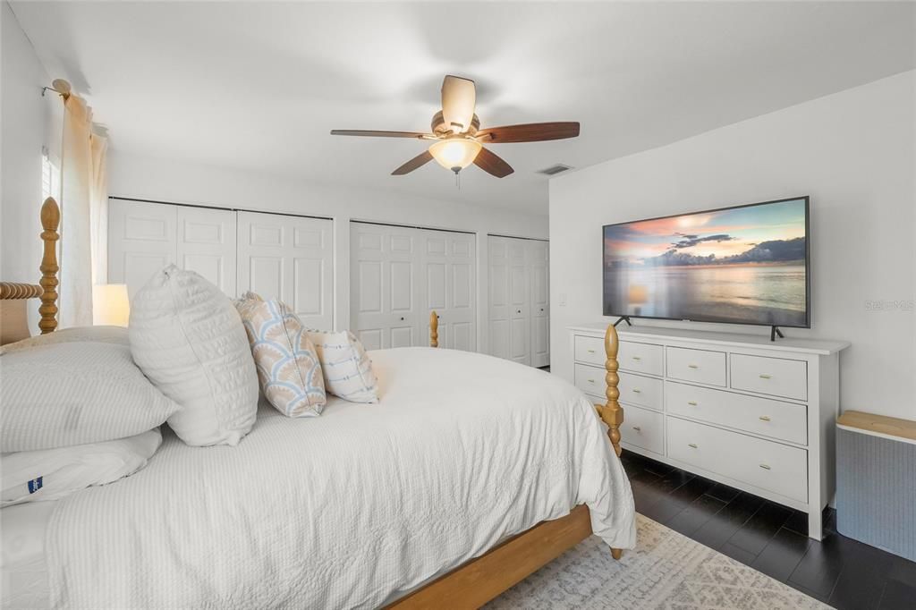 Activo con contrato: $445,000 (3 camas, 2 baños, 1513 Pies cuadrados)