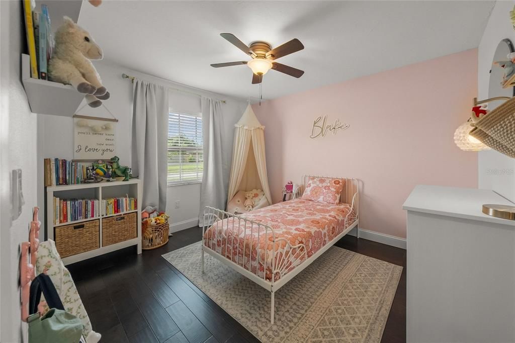 Activo con contrato: $445,000 (3 camas, 2 baños, 1513 Pies cuadrados)