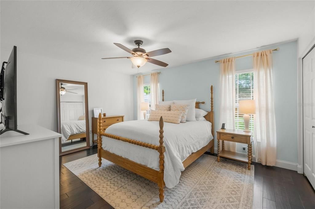 Activo con contrato: $445,000 (3 camas, 2 baños, 1513 Pies cuadrados)
