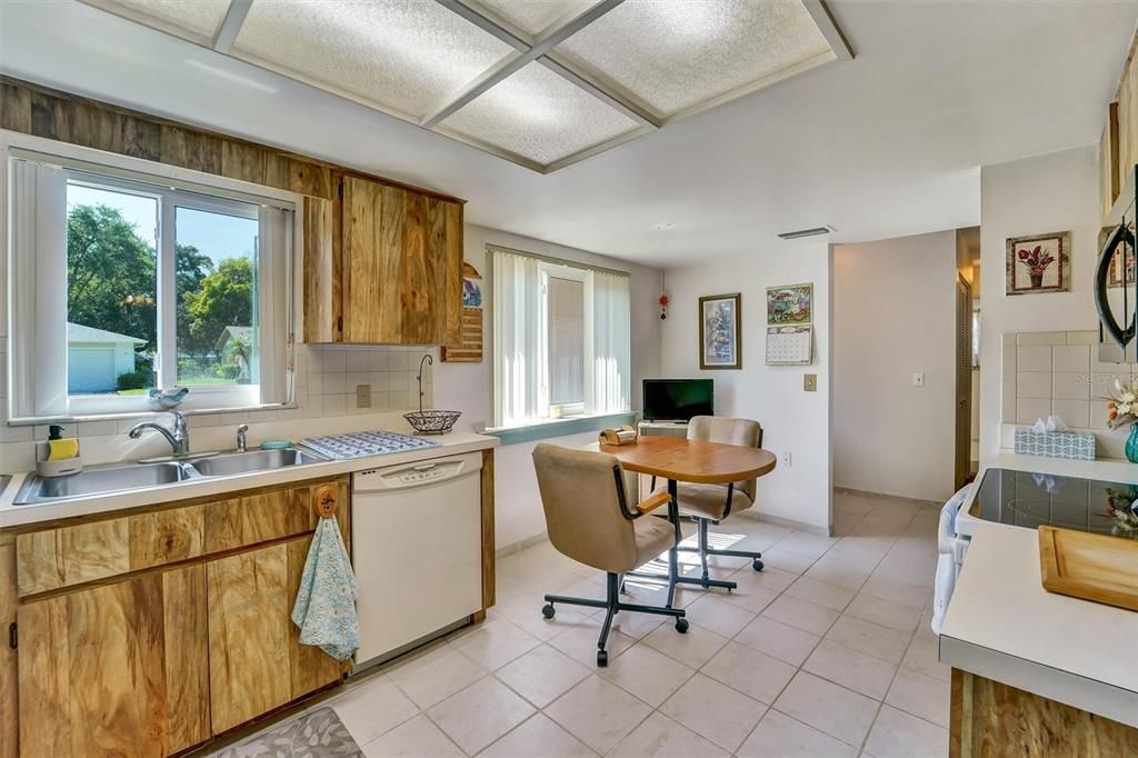 Activo con contrato: $164,900 (2 camas, 2 baños, 1087 Pies cuadrados)