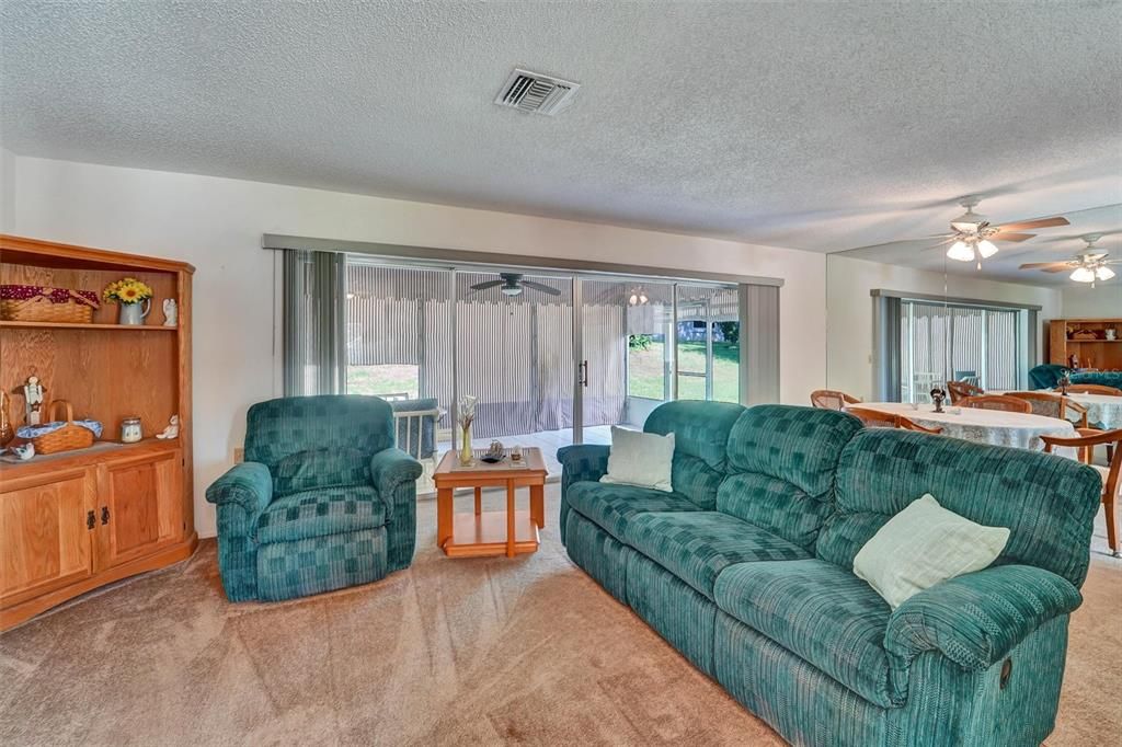 Activo con contrato: $164,900 (2 camas, 2 baños, 1087 Pies cuadrados)