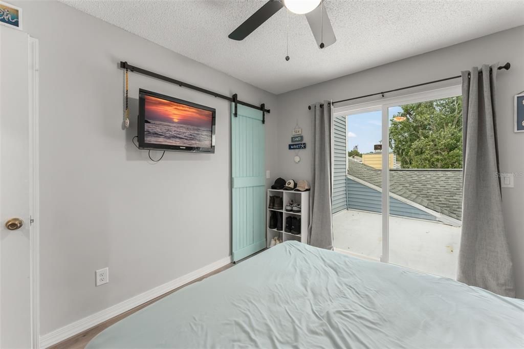 En Venta: $385,000 (3 camas, 3 baños, 1406 Pies cuadrados)