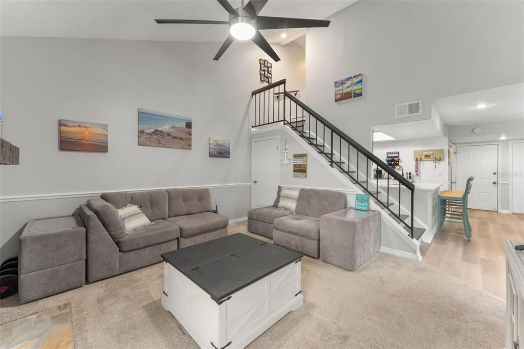 En Venta: $385,000 (3 camas, 3 baños, 1406 Pies cuadrados)