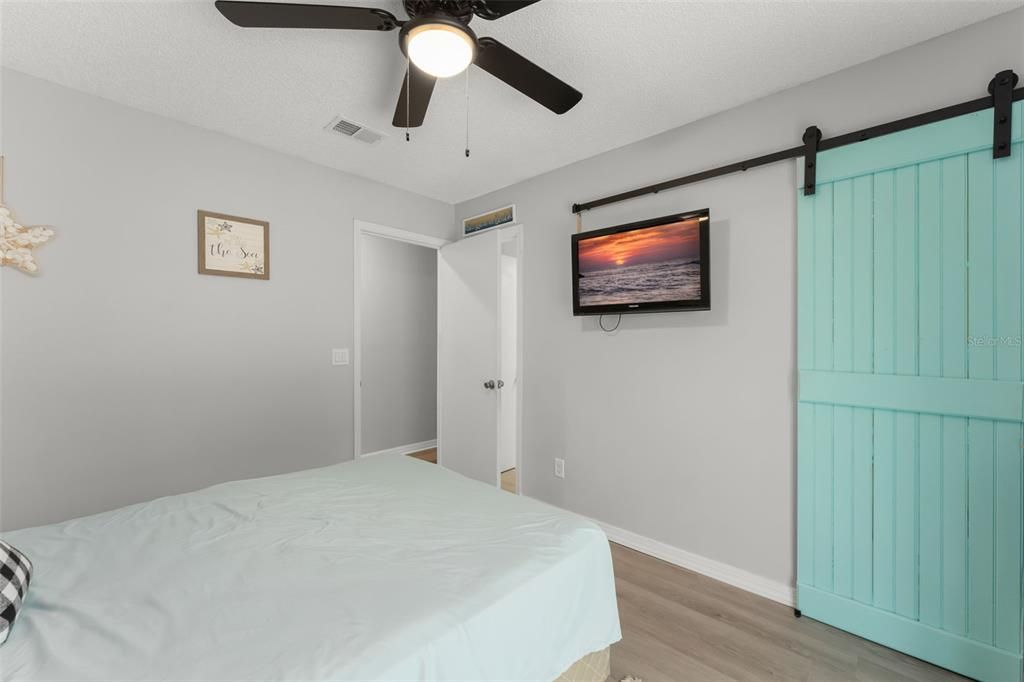 En Venta: $385,000 (3 camas, 3 baños, 1406 Pies cuadrados)