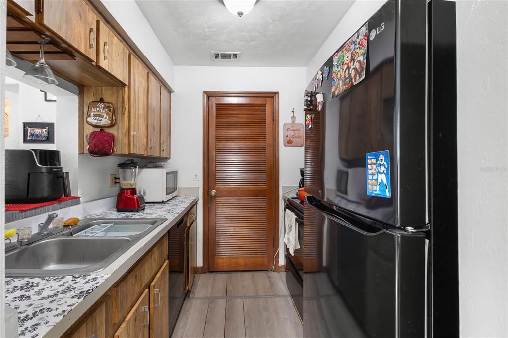 На продажу: $169,900 (2 спален, 2 ванн, 874 Квадратных фут)