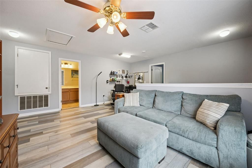 For Sale: $379,000 (4 beds, 3 baths, 2490 Square Feet)