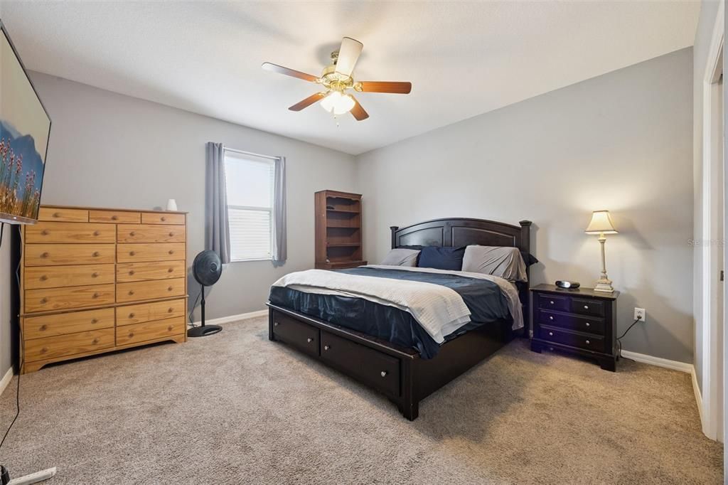 For Sale: $379,000 (4 beds, 3 baths, 2490 Square Feet)