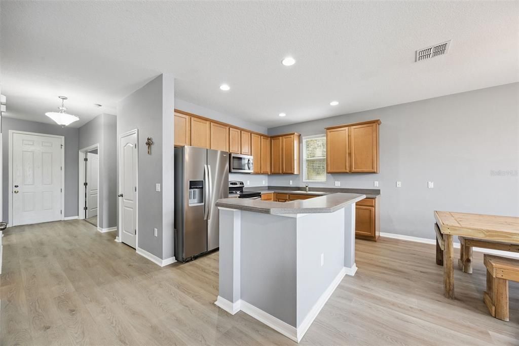 For Sale: $379,000 (4 beds, 3 baths, 2490 Square Feet)