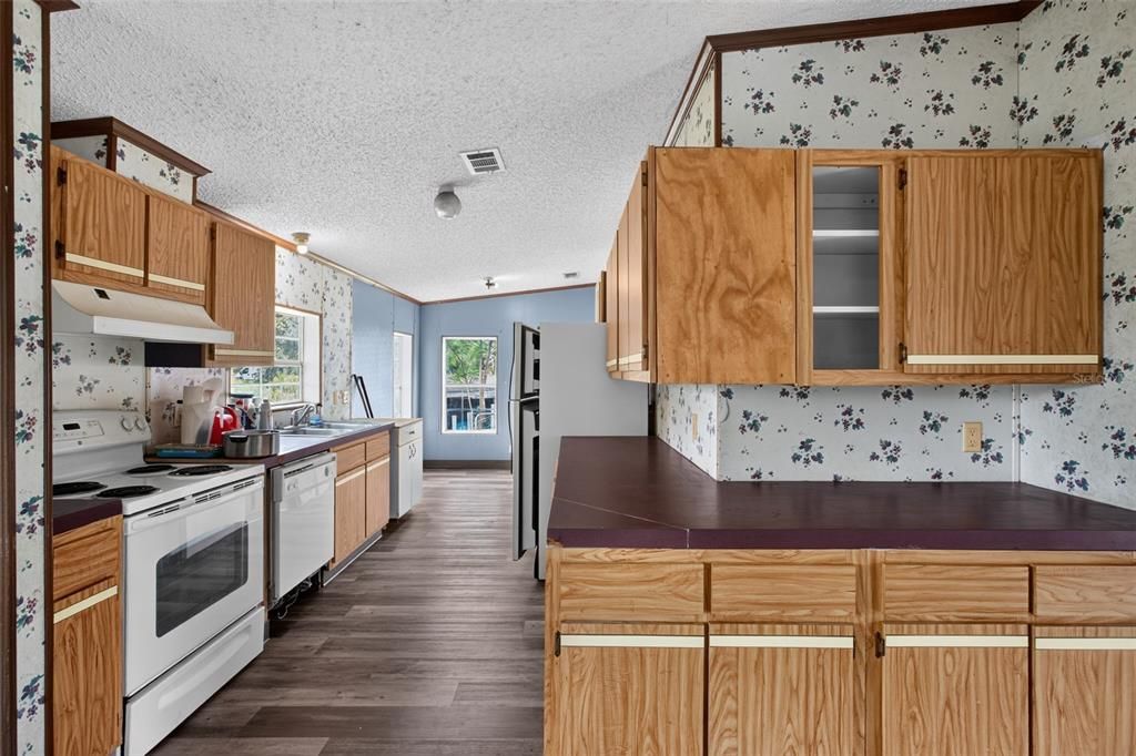 На продажу: $699,999 (3 спален, 2 ванн, 1296 Квадратных фут)