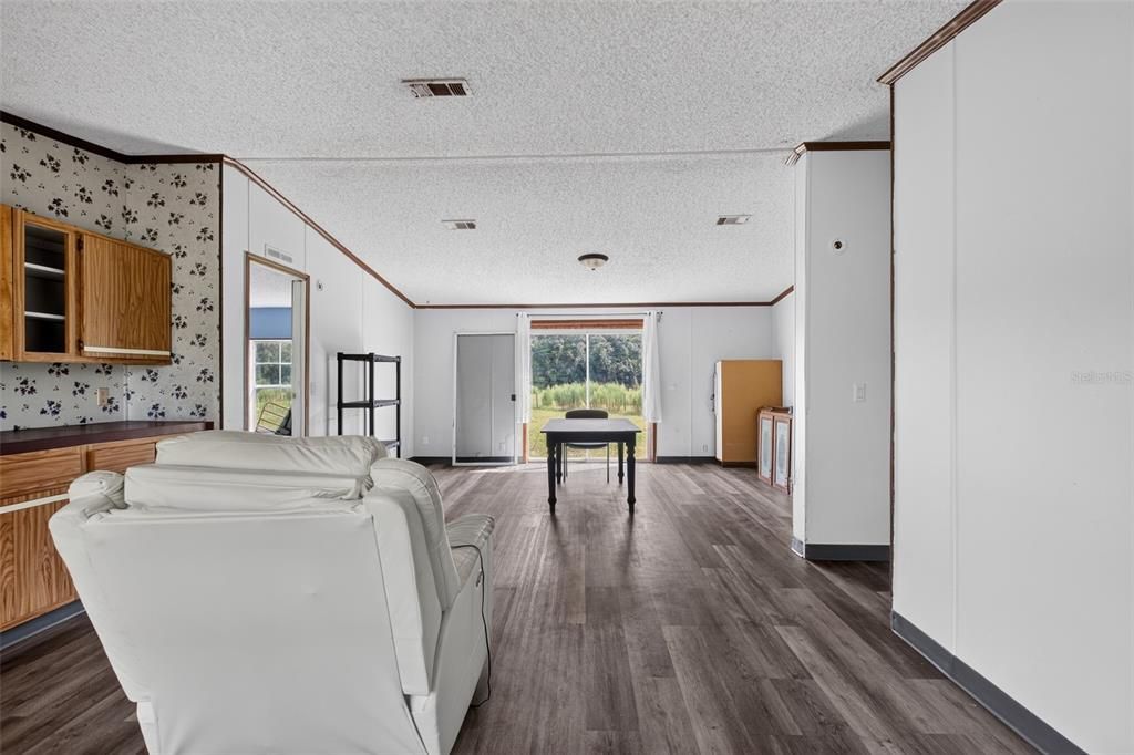 На продажу: $699,999 (3 спален, 2 ванн, 1296 Квадратных фут)