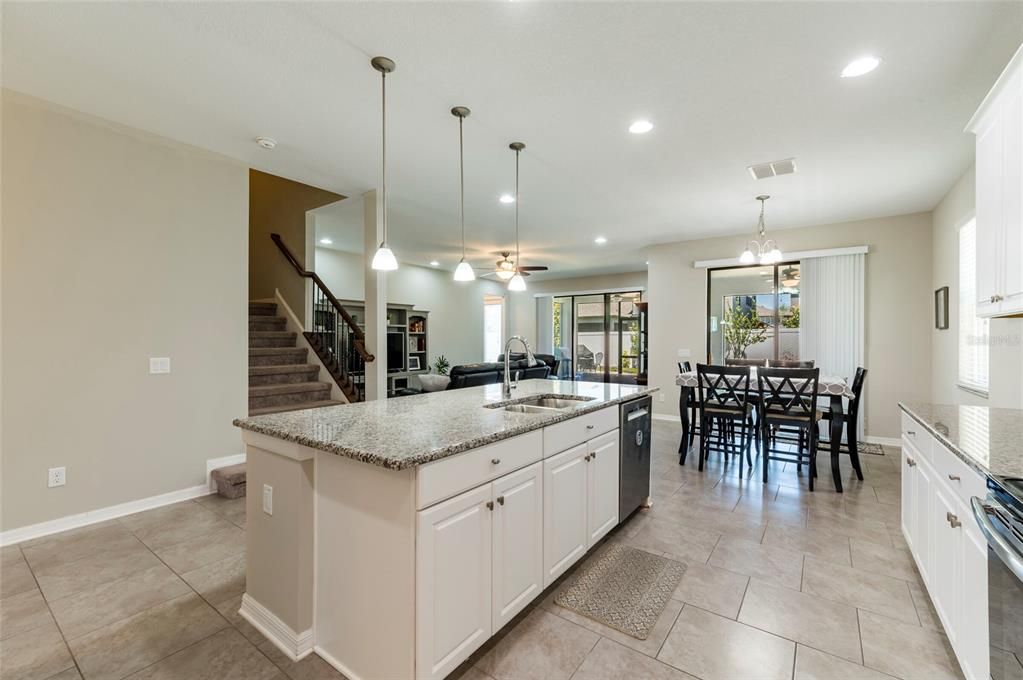 En Venta: $550,000 (5 camas, 4 baños, 3801 Pies cuadrados)