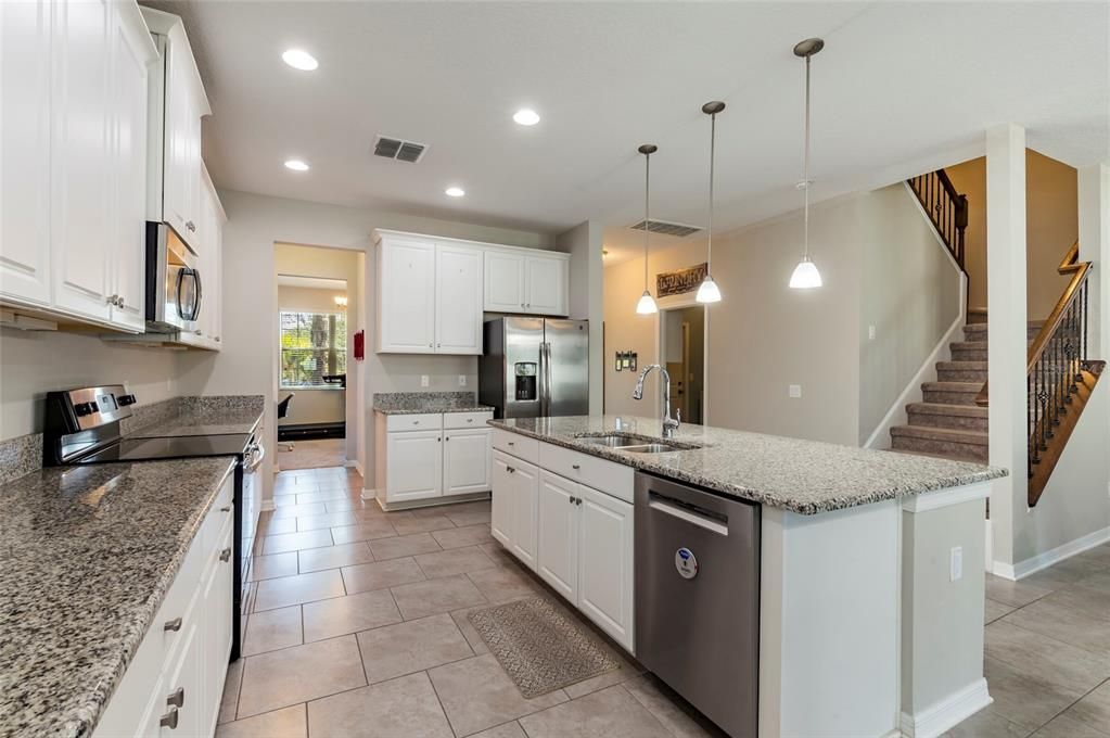 En Venta: $550,000 (5 camas, 4 baños, 3801 Pies cuadrados)