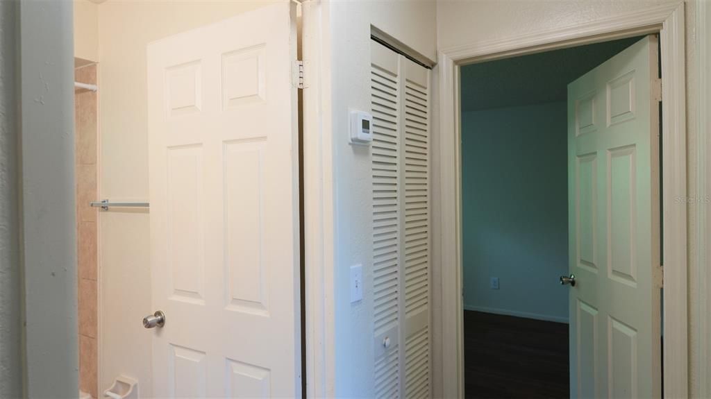 For Rent: $1,300 (2 beds, 1 baths, 900 Square Feet)