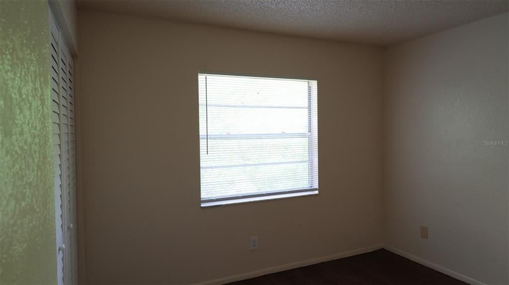 For Rent: $1,300 (2 beds, 1 baths, 900 Square Feet)