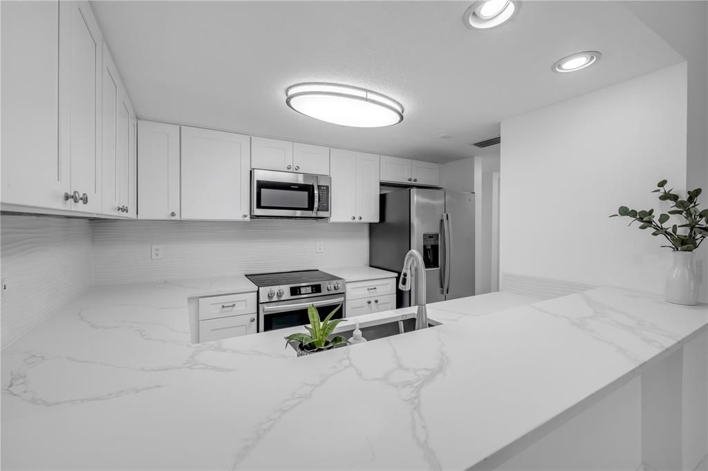На продажу: $399,000 (2 спален, 2 ванн, 1260 Квадратных фут)